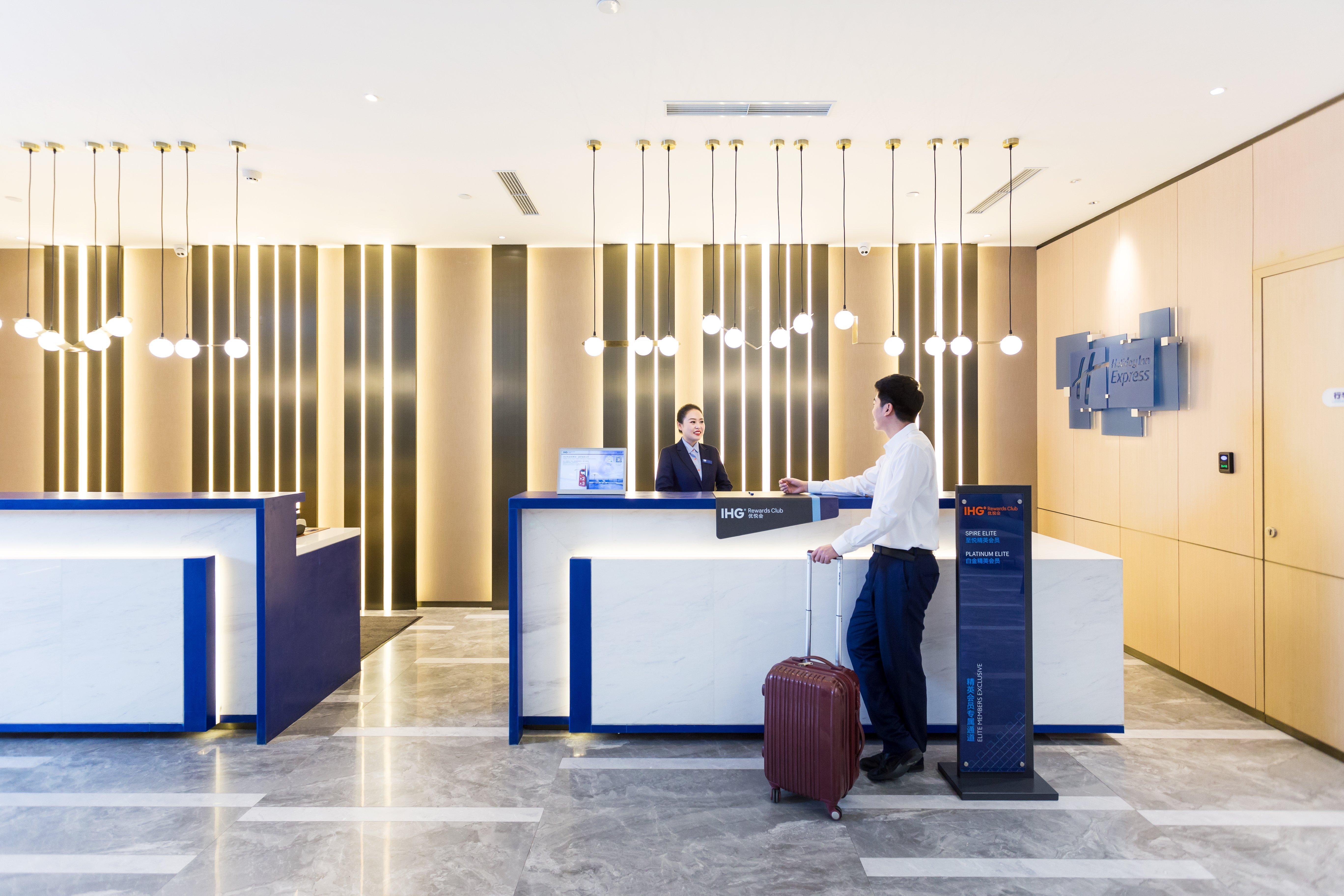 Holiday Inn Express Xi'An Ancient Town West By Ihg Exterior photo