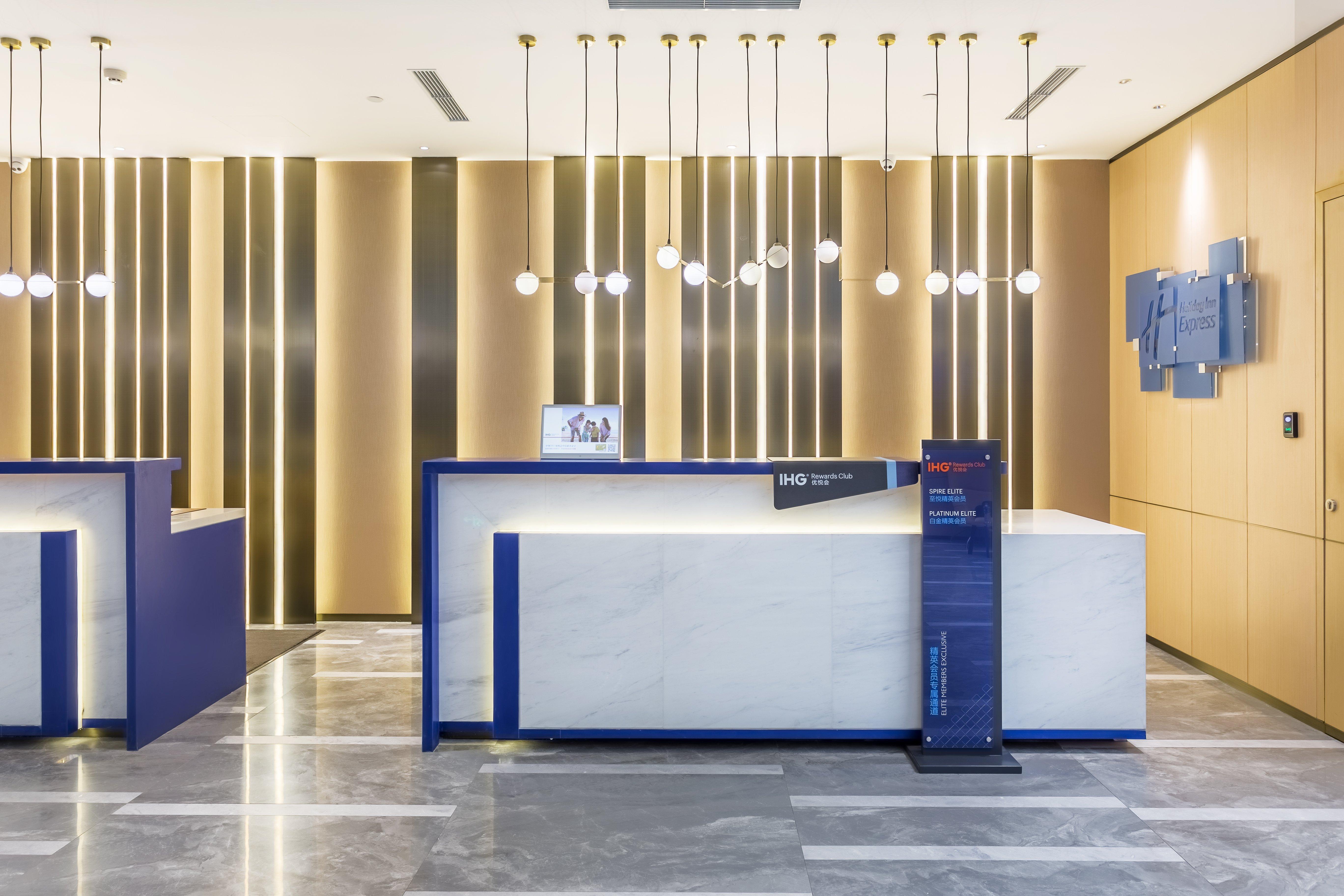 Holiday Inn Express Xi'An Ancient Town West By Ihg Exterior photo