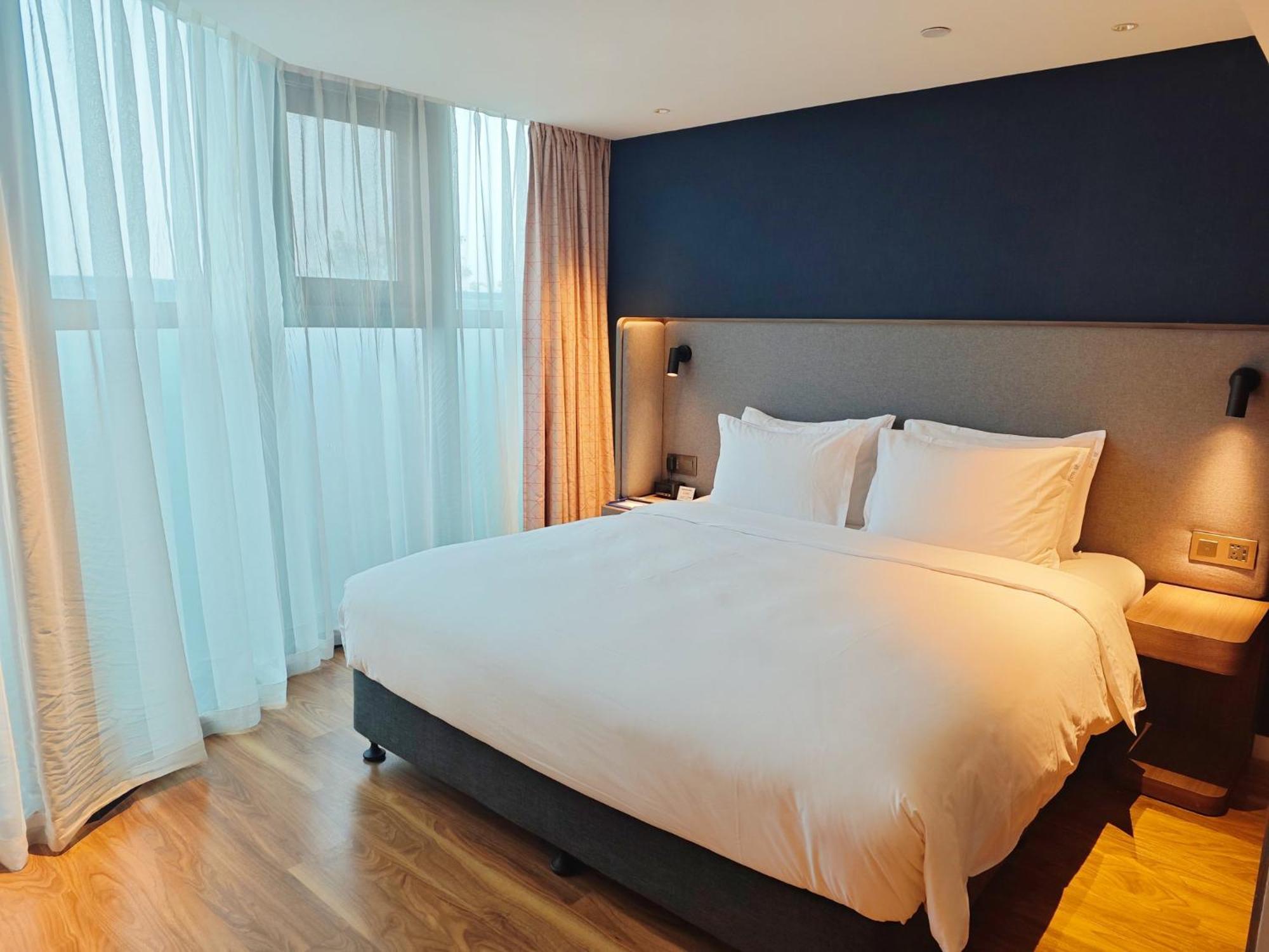 Holiday Inn Express Xi'An Ancient Town West By Ihg Exterior photo